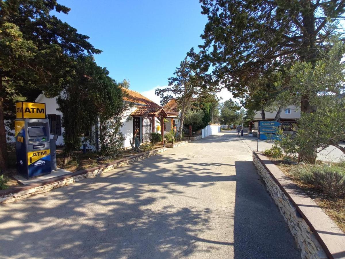 Sand & Relax Privlaka - Mobile Home Gloria ภายนอก รูปภาพ