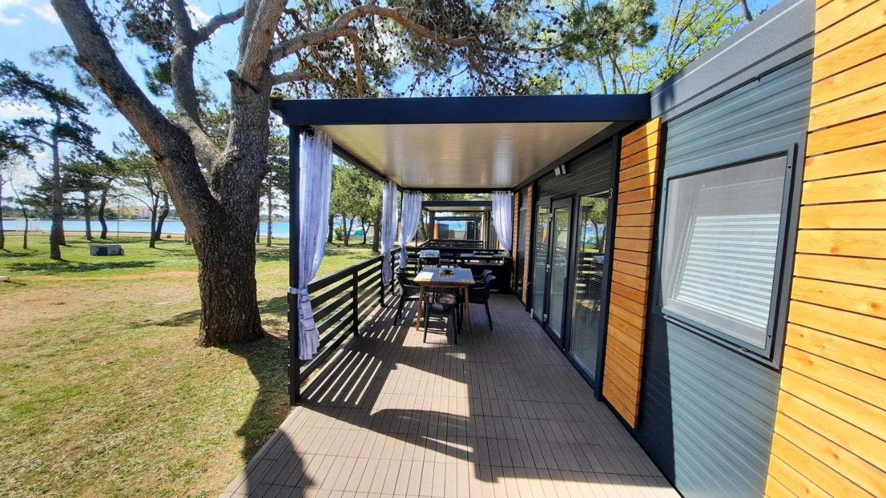 Sand & Relax Privlaka - Mobile Home Gloria ภายนอก รูปภาพ
