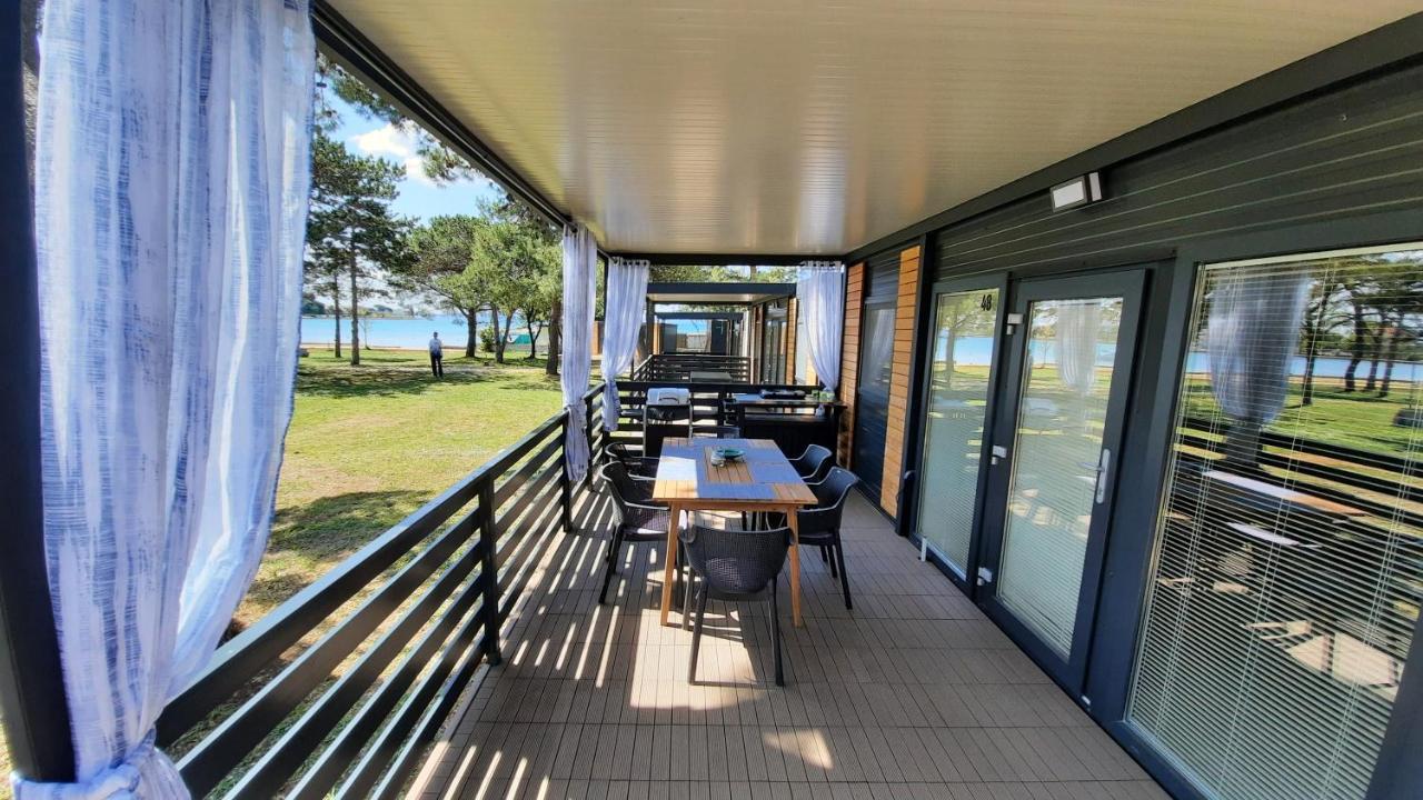 Sand & Relax Privlaka - Mobile Home Gloria ภายนอก รูปภาพ