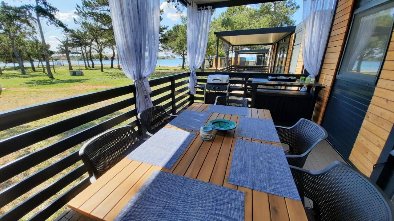 Sand & Relax Privlaka - Mobile Home Gloria ภายนอก รูปภาพ